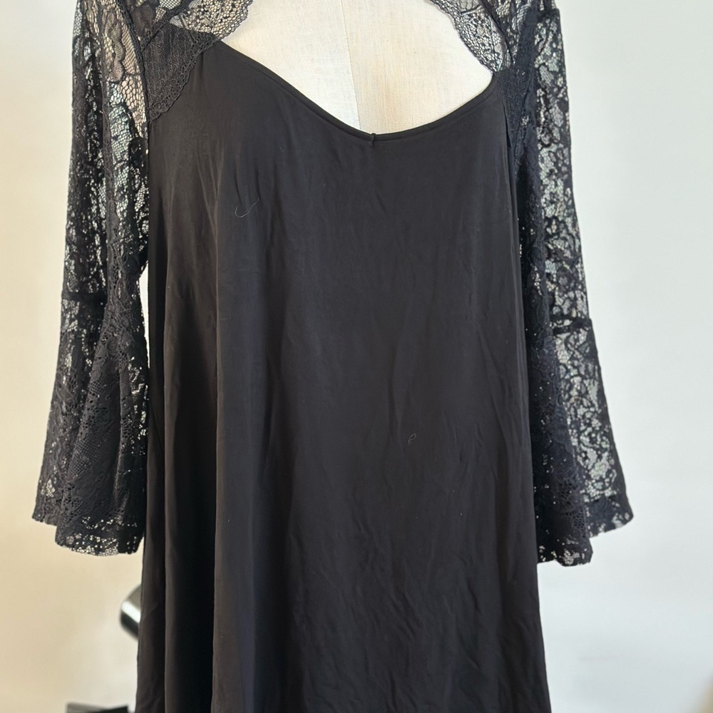 Torrid Lace top - Picture 2 of 5